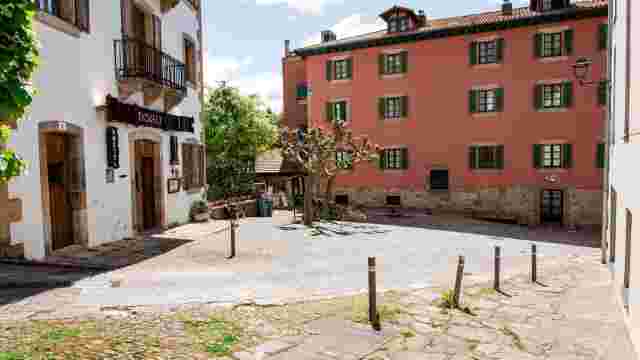 PLAZA DE LOS FUEROS